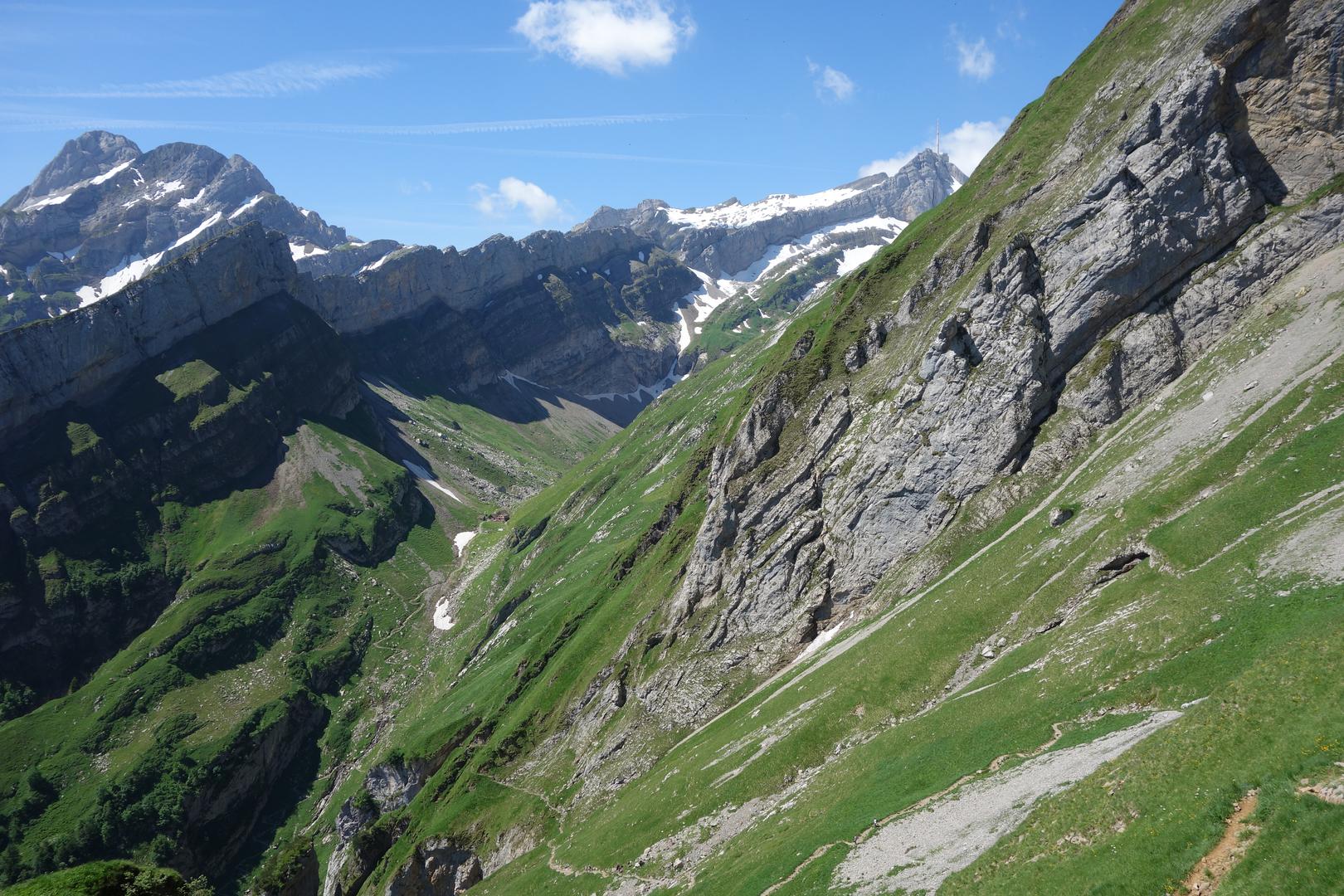 Blick von Scharte zum Gasthaus Mesmer