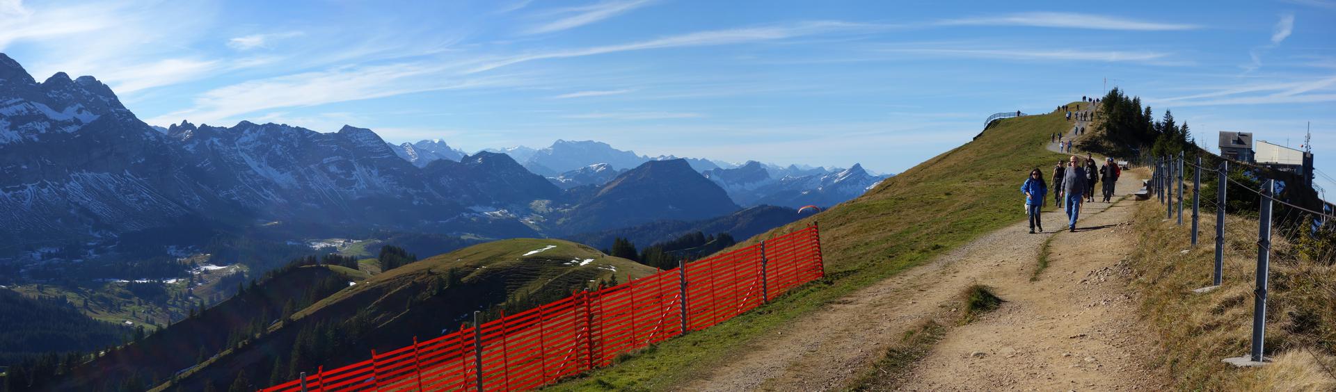 Ausgetretener Weg zum Gipfel