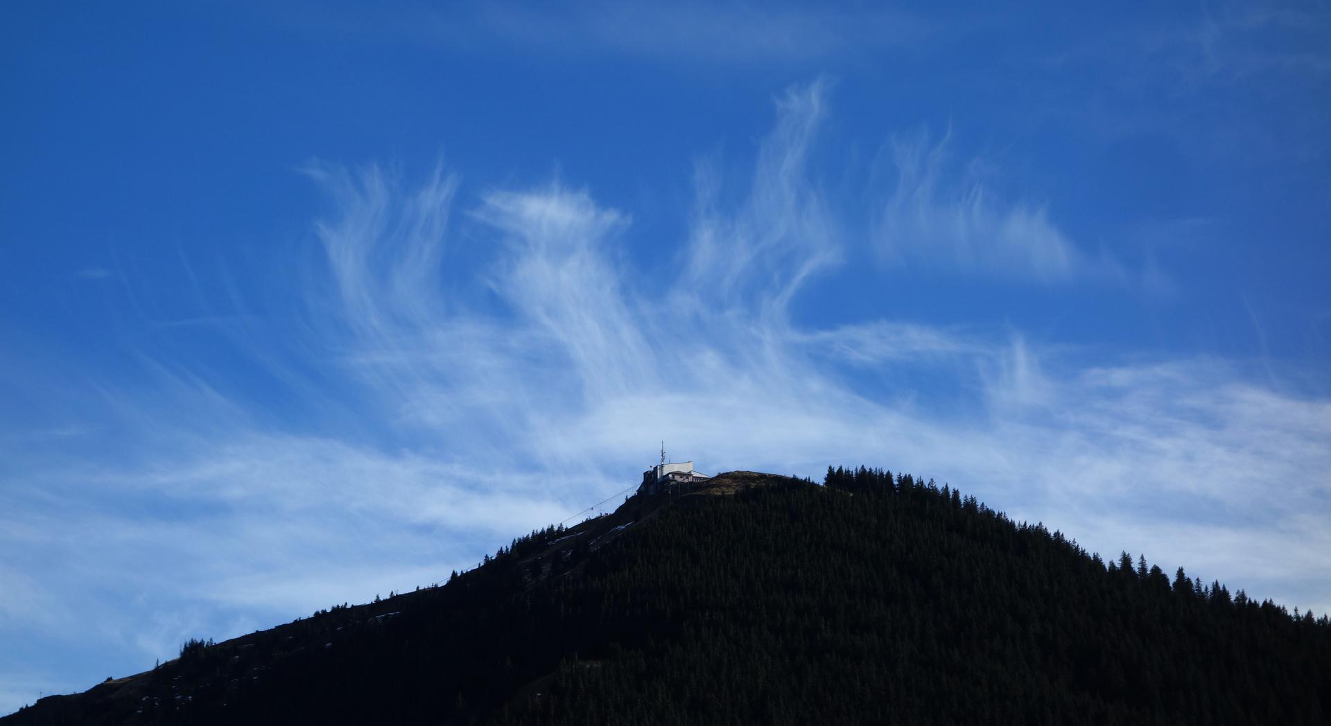 Eiswolken über dem Gipfel