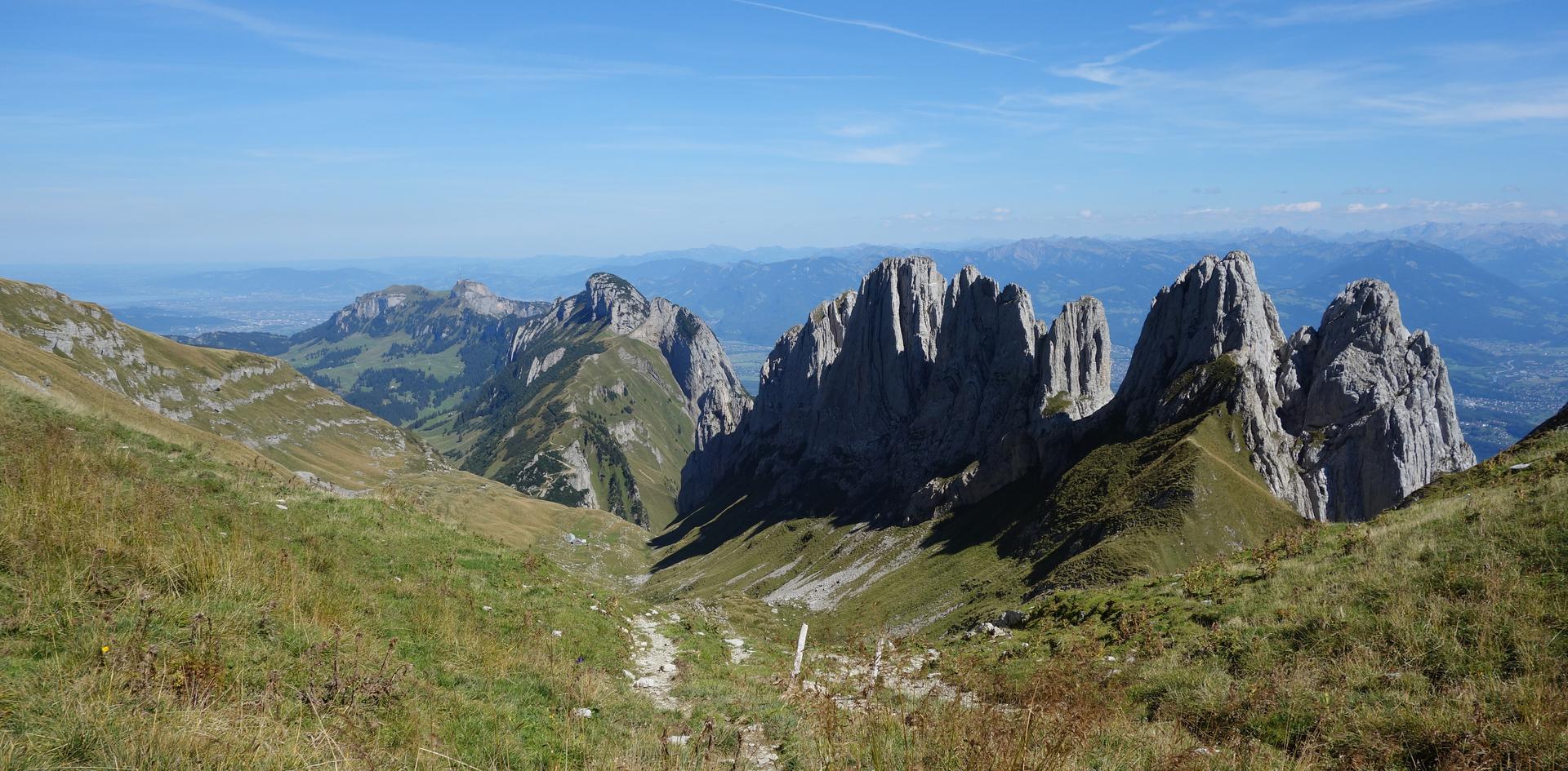 Blick vom Mutschensattel zu Kreuzbergen