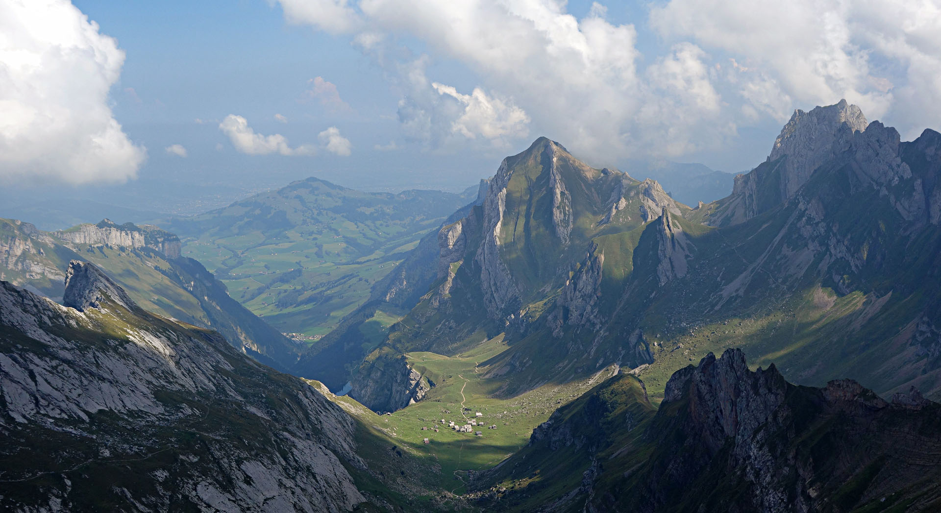 Blick von Rotsteinpass zur Meglisalp