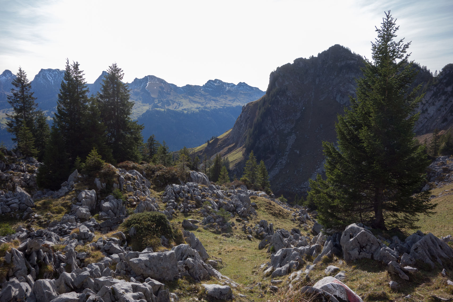 Alter Wanderweg durch Felsen