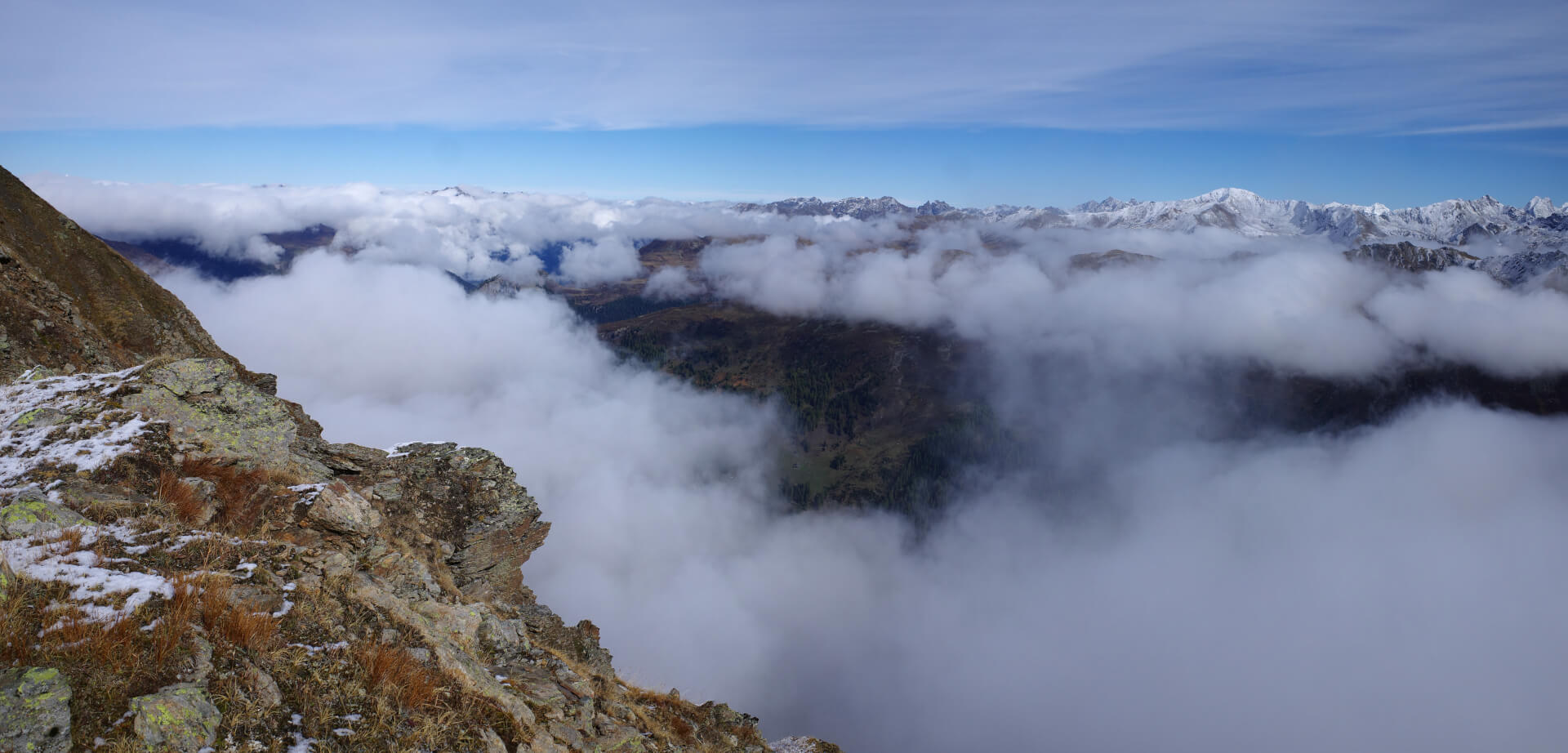 Wolken über Tal