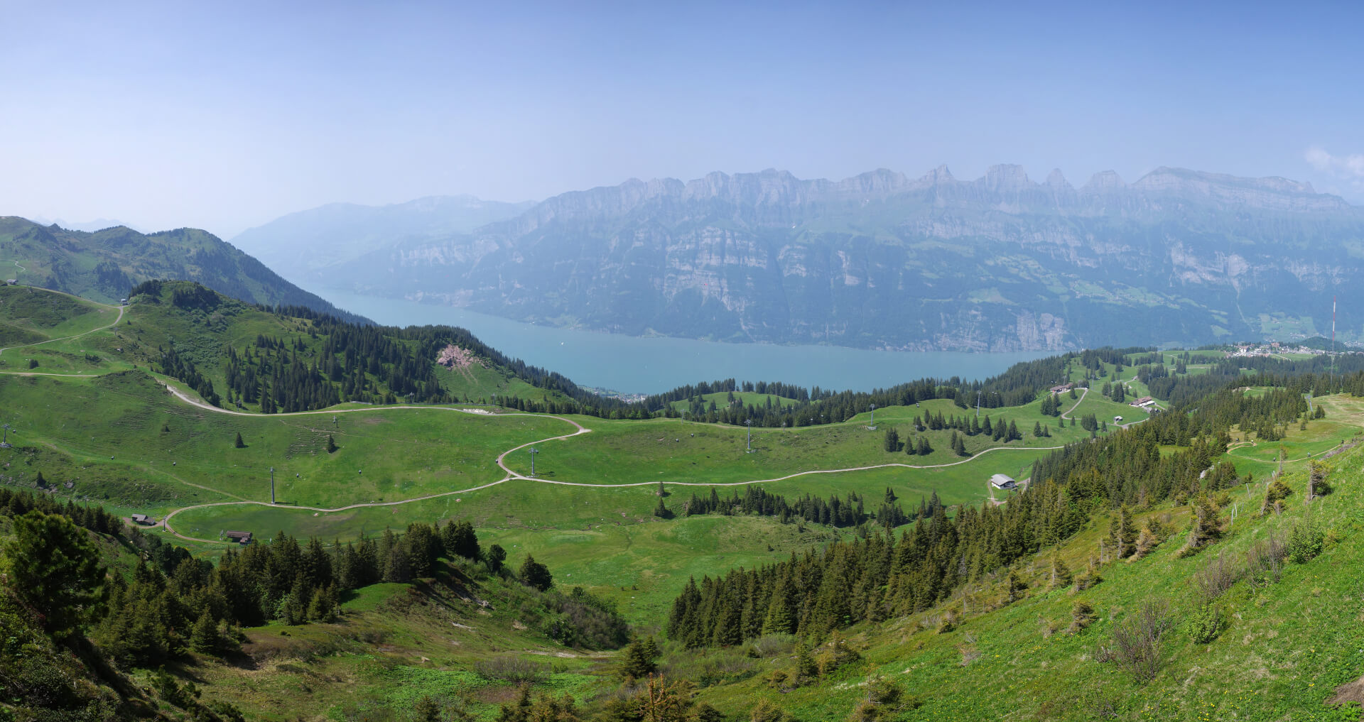 Aussicht Walensee mit Churfirsten