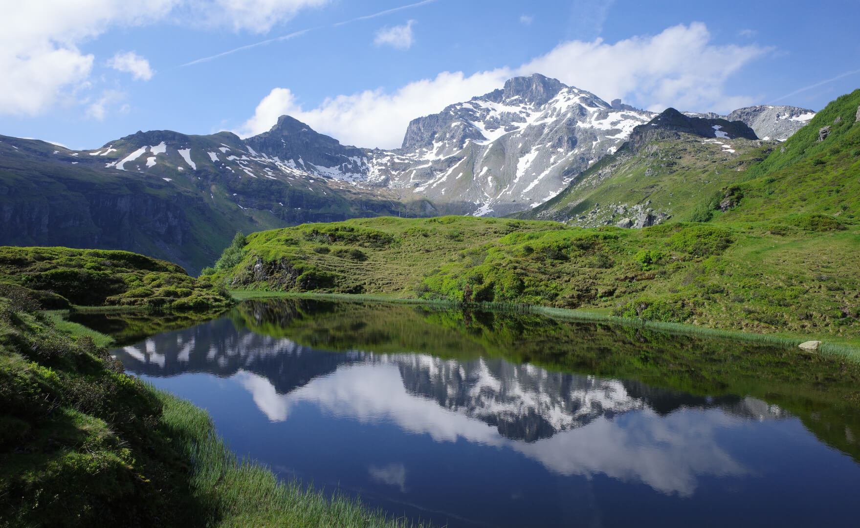 Bergsee mit Kärpf