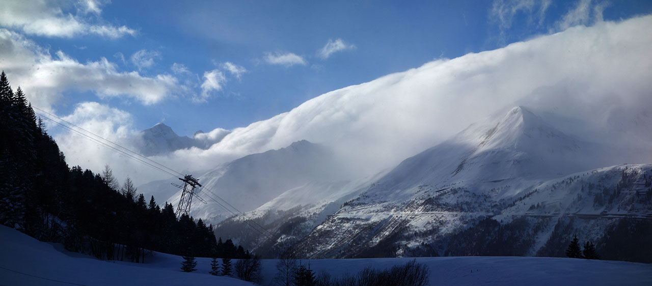 Föhnwalze vor Seilbahn
