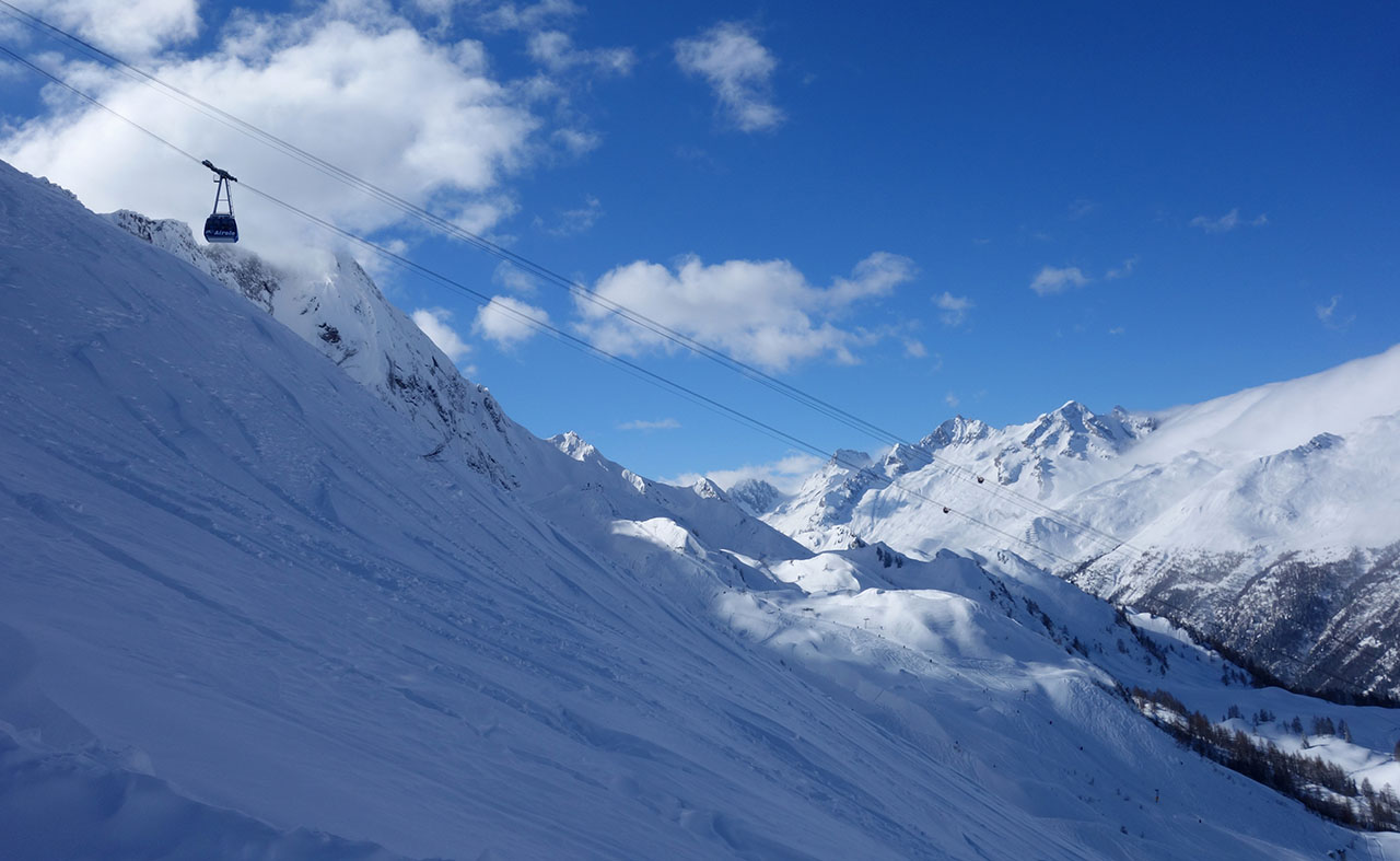 Seilbahn Tiefschnee