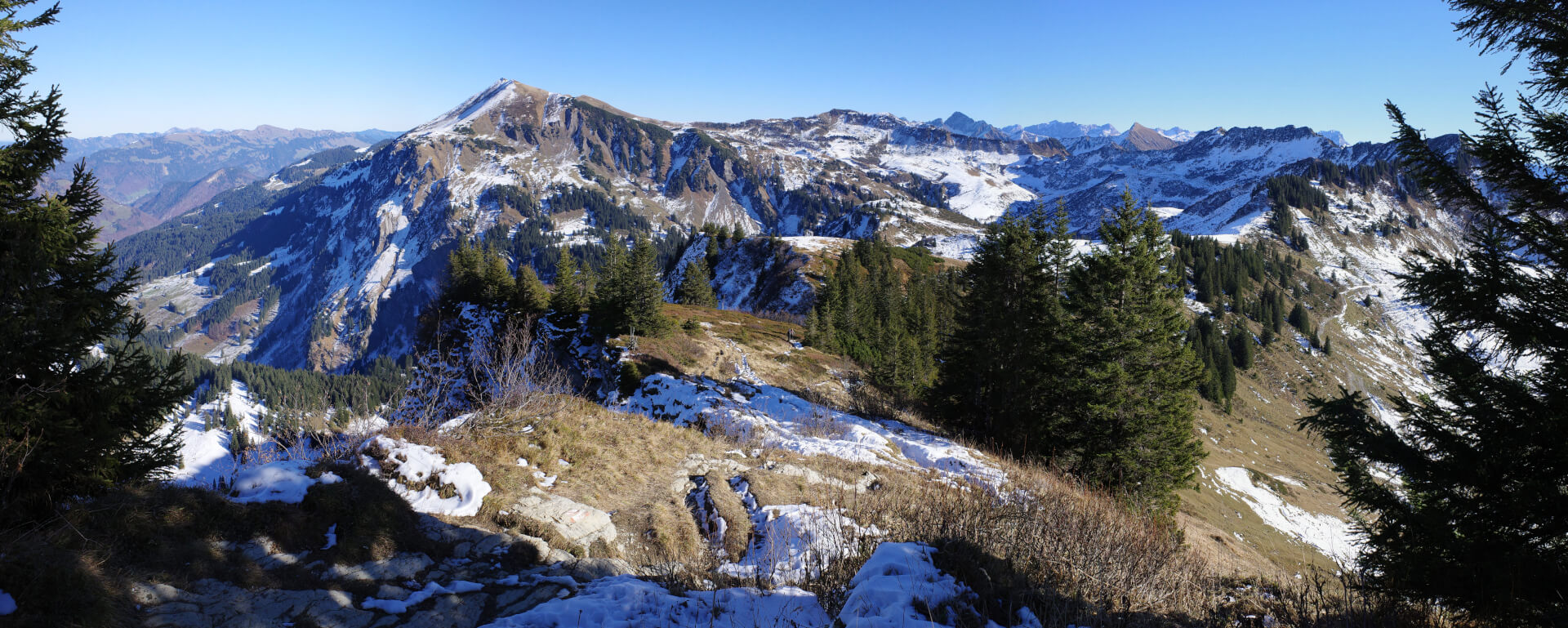 Blick zur Sünser Spitze
