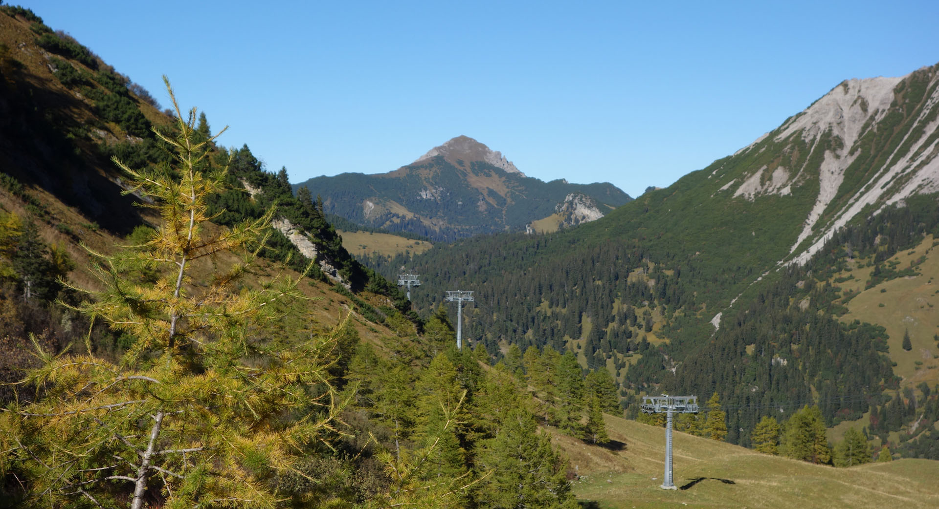 Sesselbahn Täli im Herbst