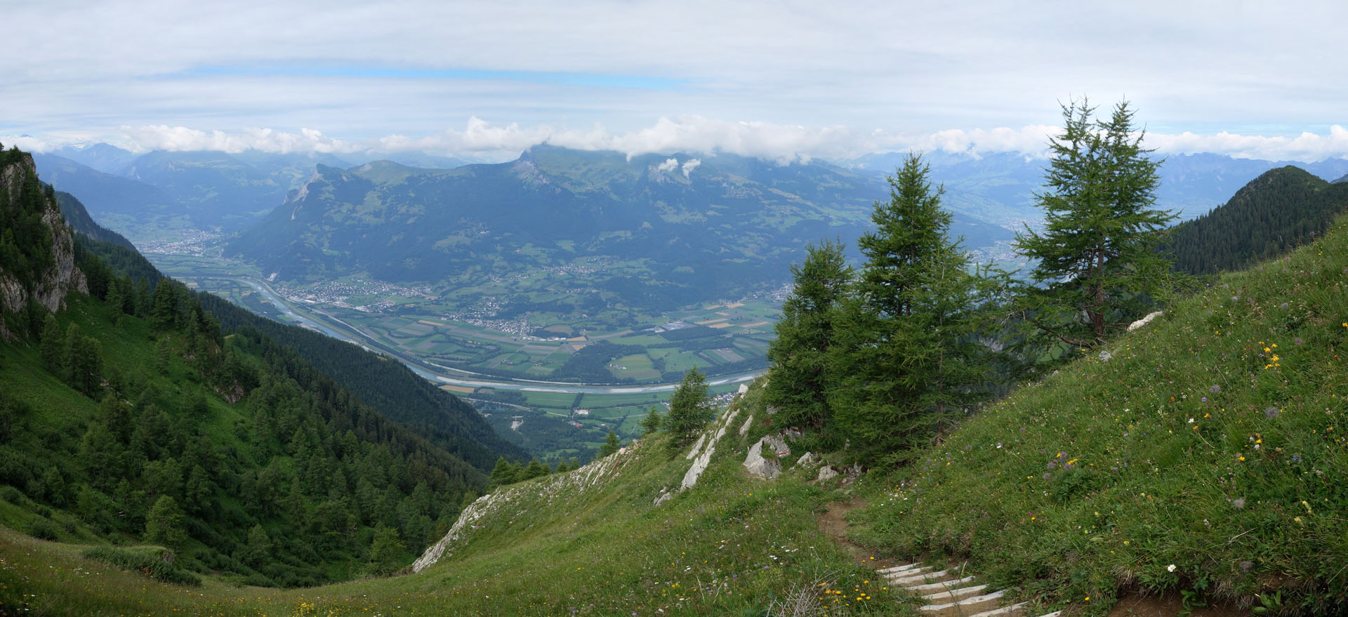 Steile Treppe