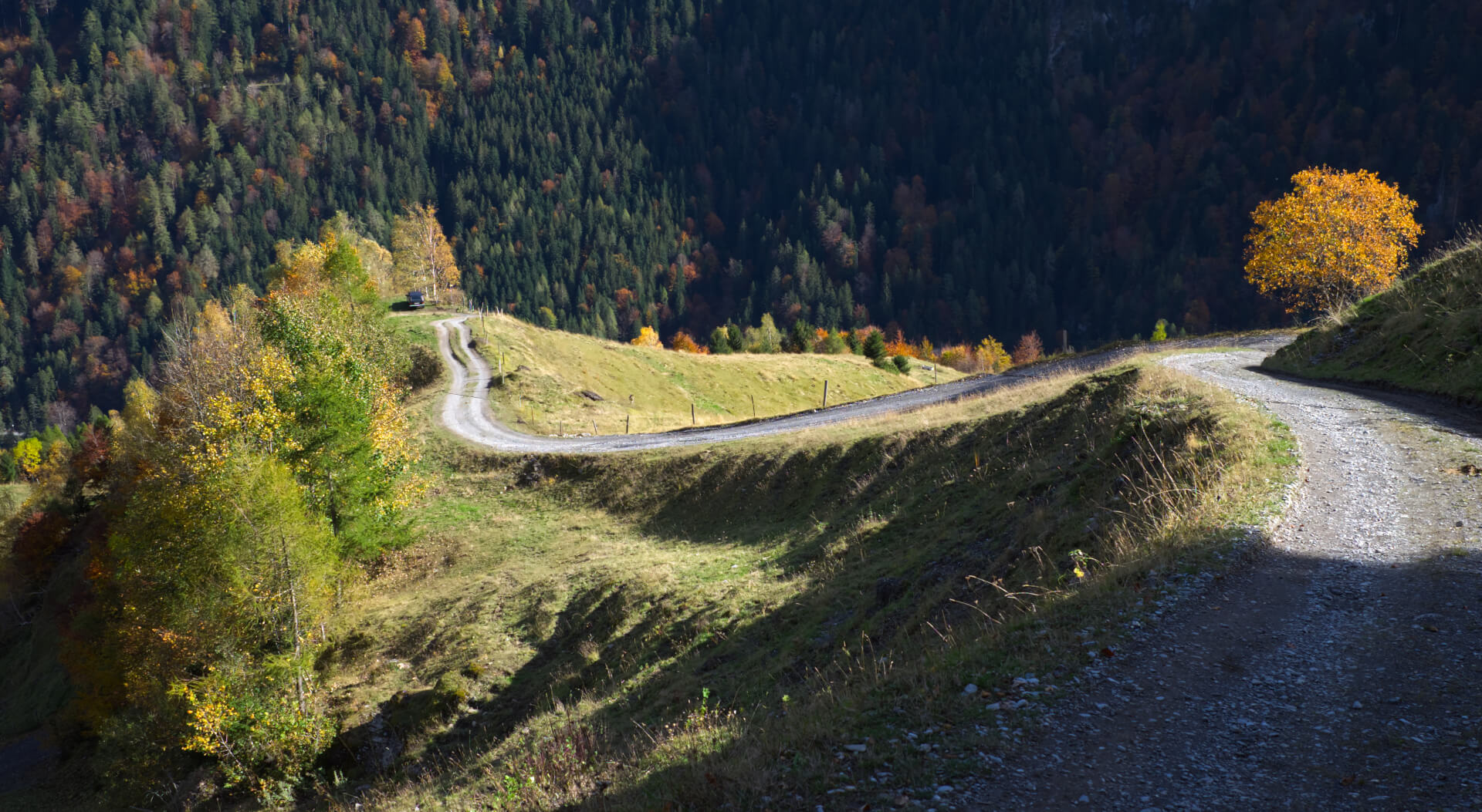 Steile Fahrstraße