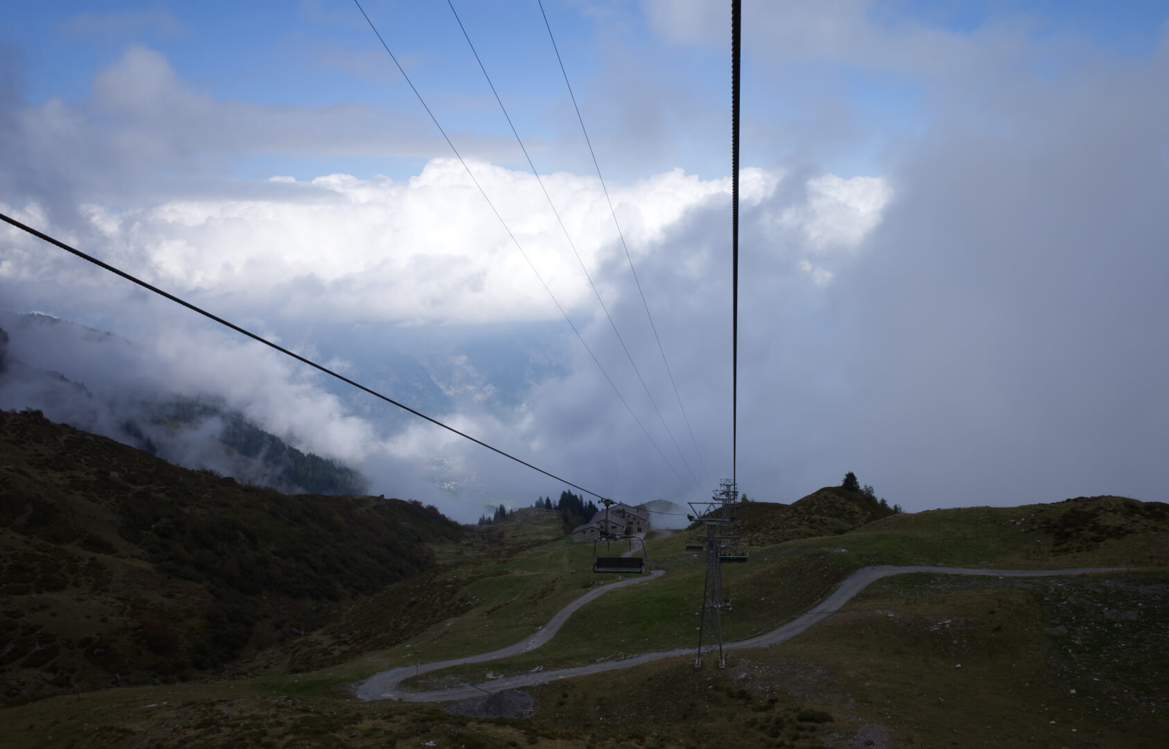 Talfahrt mit Sesselbahn