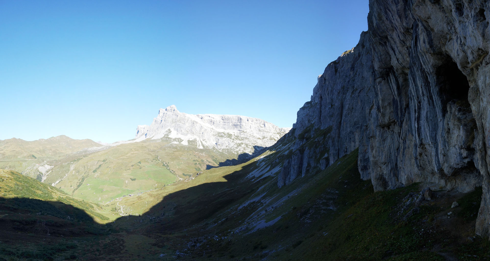 Weberlisch Höli Felswand