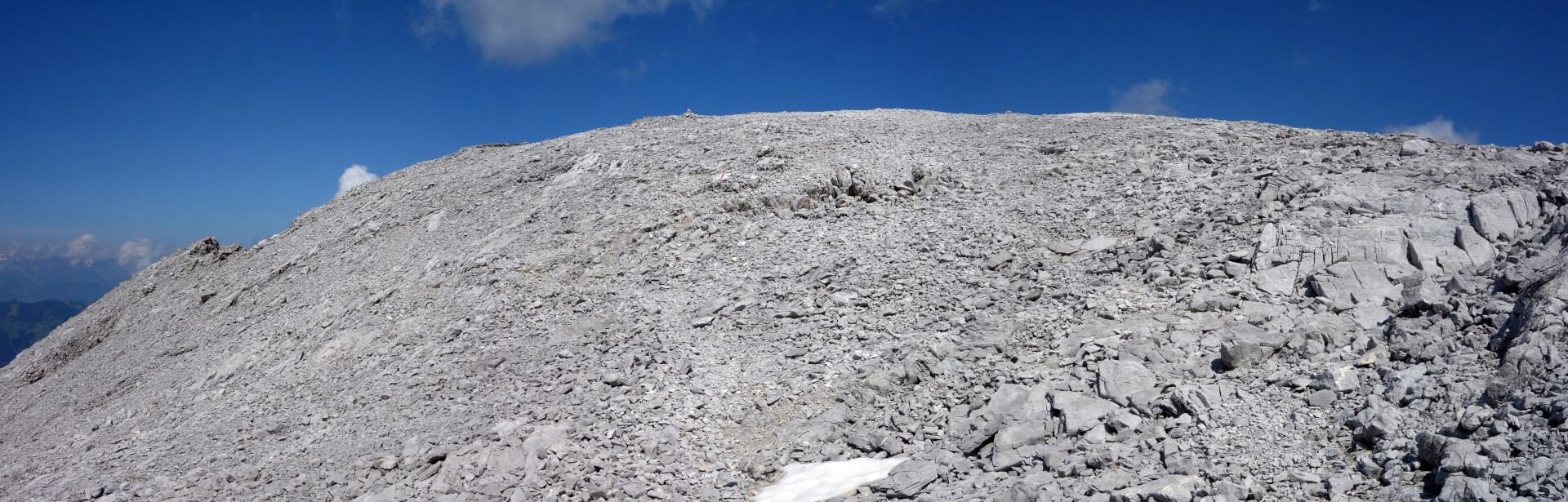 Wanderweg durch Geröll