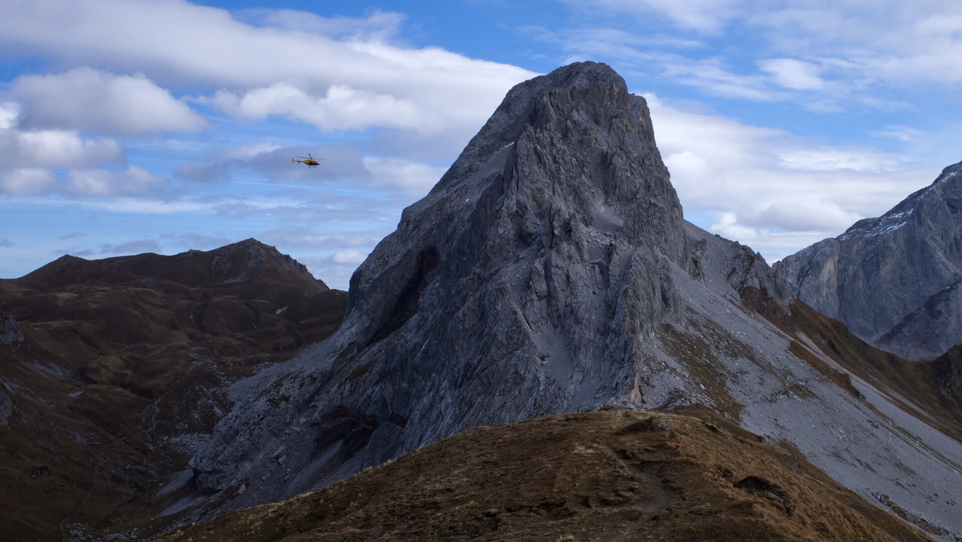 Kirchlispitzen mit Helikopter