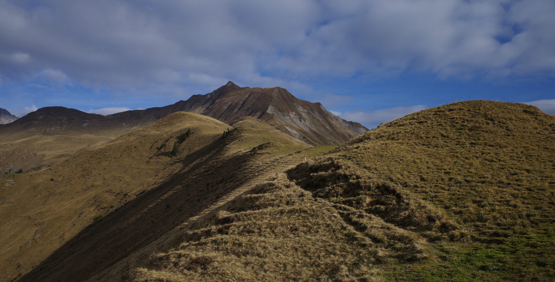 Wanderweg mit Giraspitz