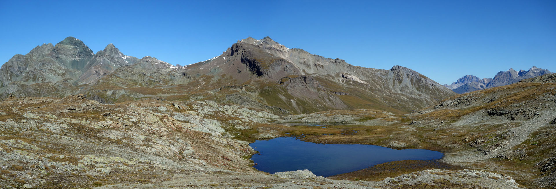 Piz Surpare mit See