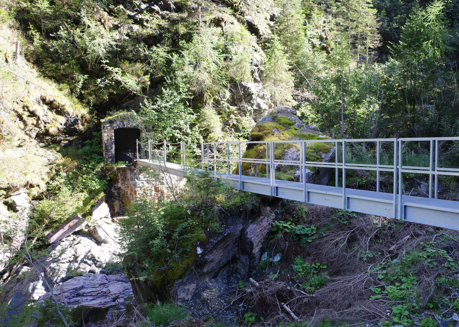Brücke zu Tunnel