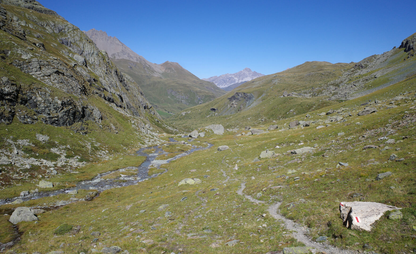 Wanderweg an Bach