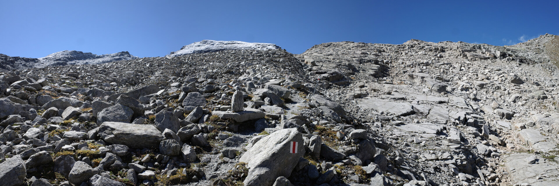 Bergweg durch Geröllfeld
