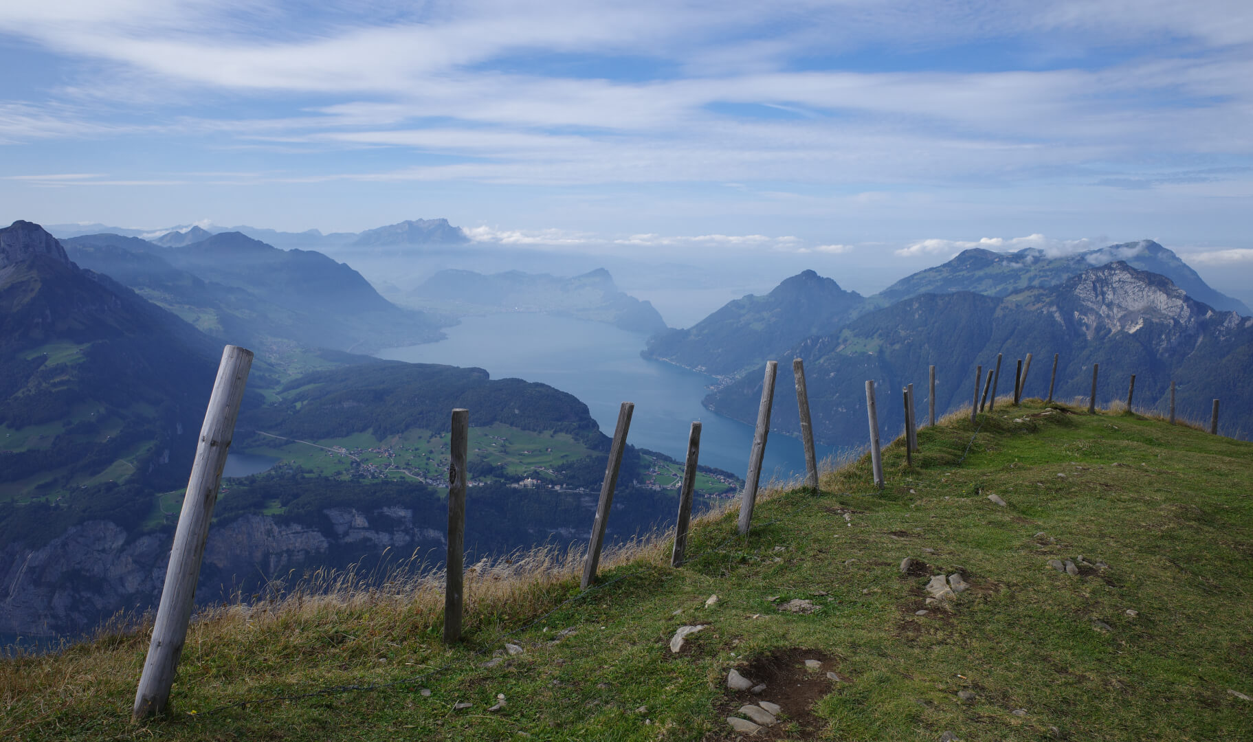 Zaun vor Abgrund