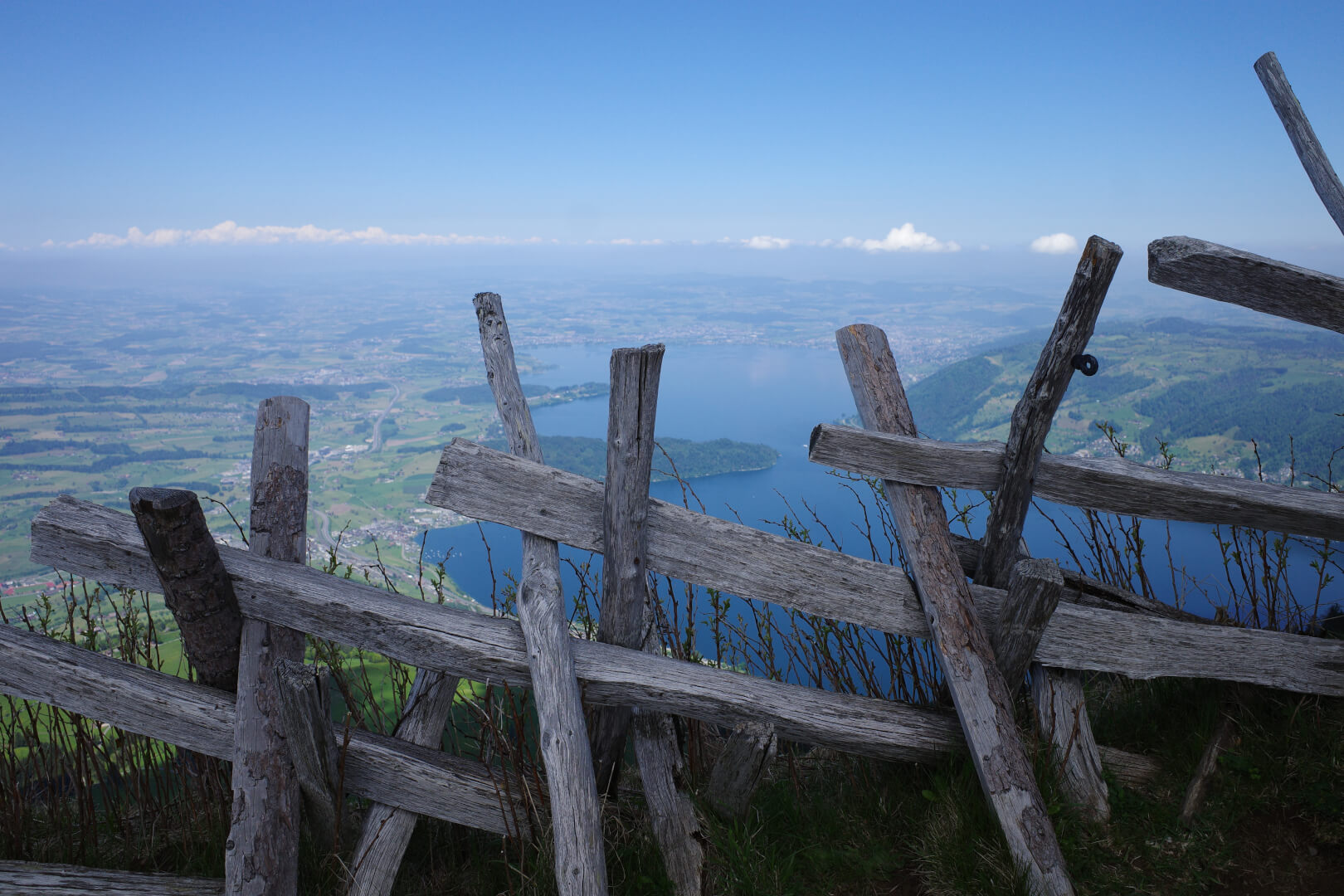 Über dem Zugersee